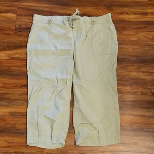 Torrid Light Olive Linen Blend Capri Pants, 18.